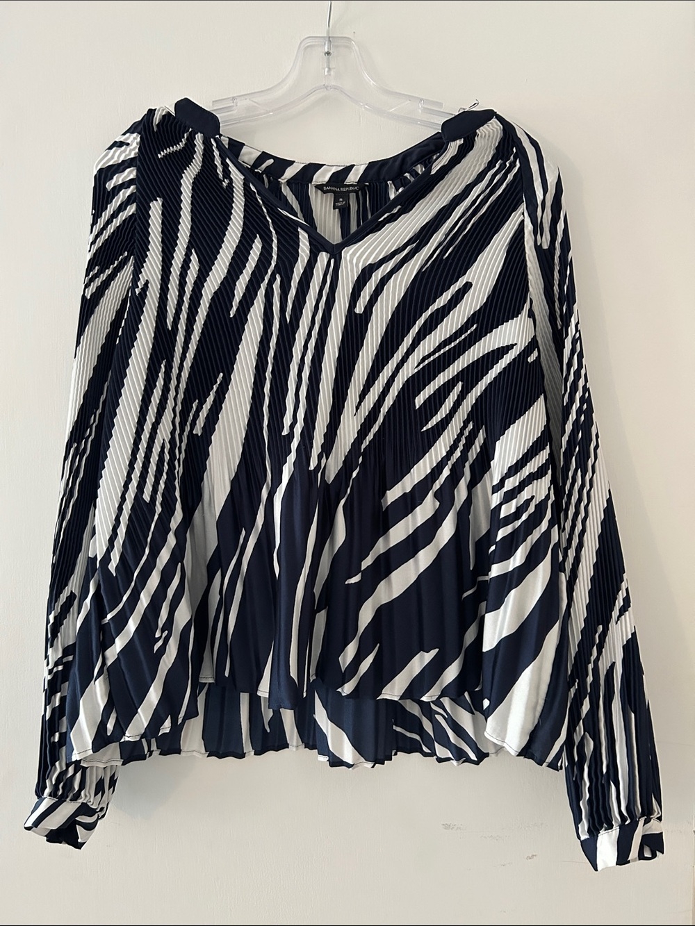 Banana Republic Navy & White Pleated Zebra-Print Blouse